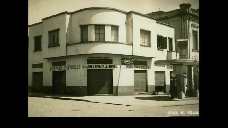 Avenida Dona Gertrudes — agência de veículos