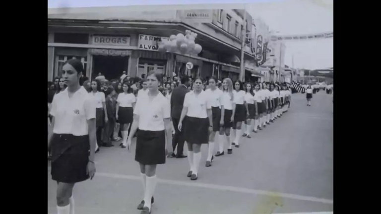 Desfile na Avenida Dona Gertrudes